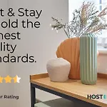 Host & - Hampdon Staithes